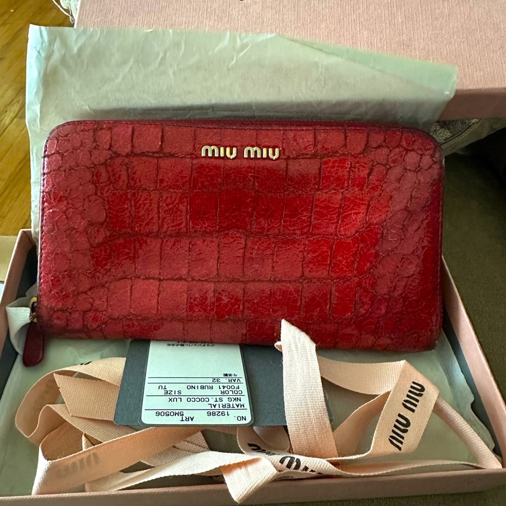 Miu Miu zip around wallet